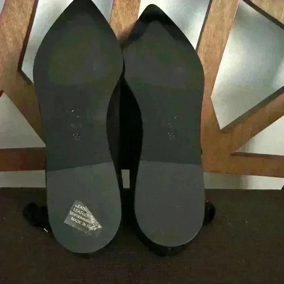 A G L 
Leather ankle boot with elastic used like a new - Picture 8 of 11